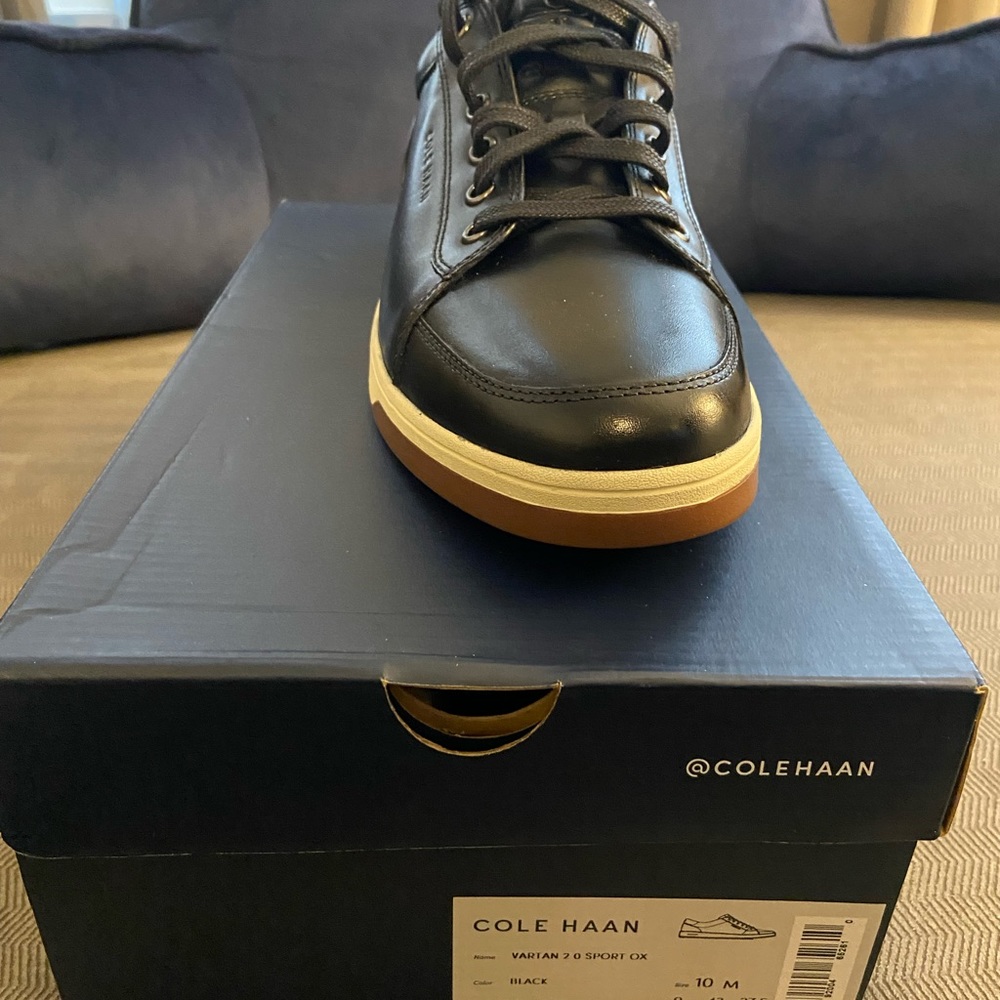 Men Cole Haan Leather Vartan sneakers size 10 color black.Brand New